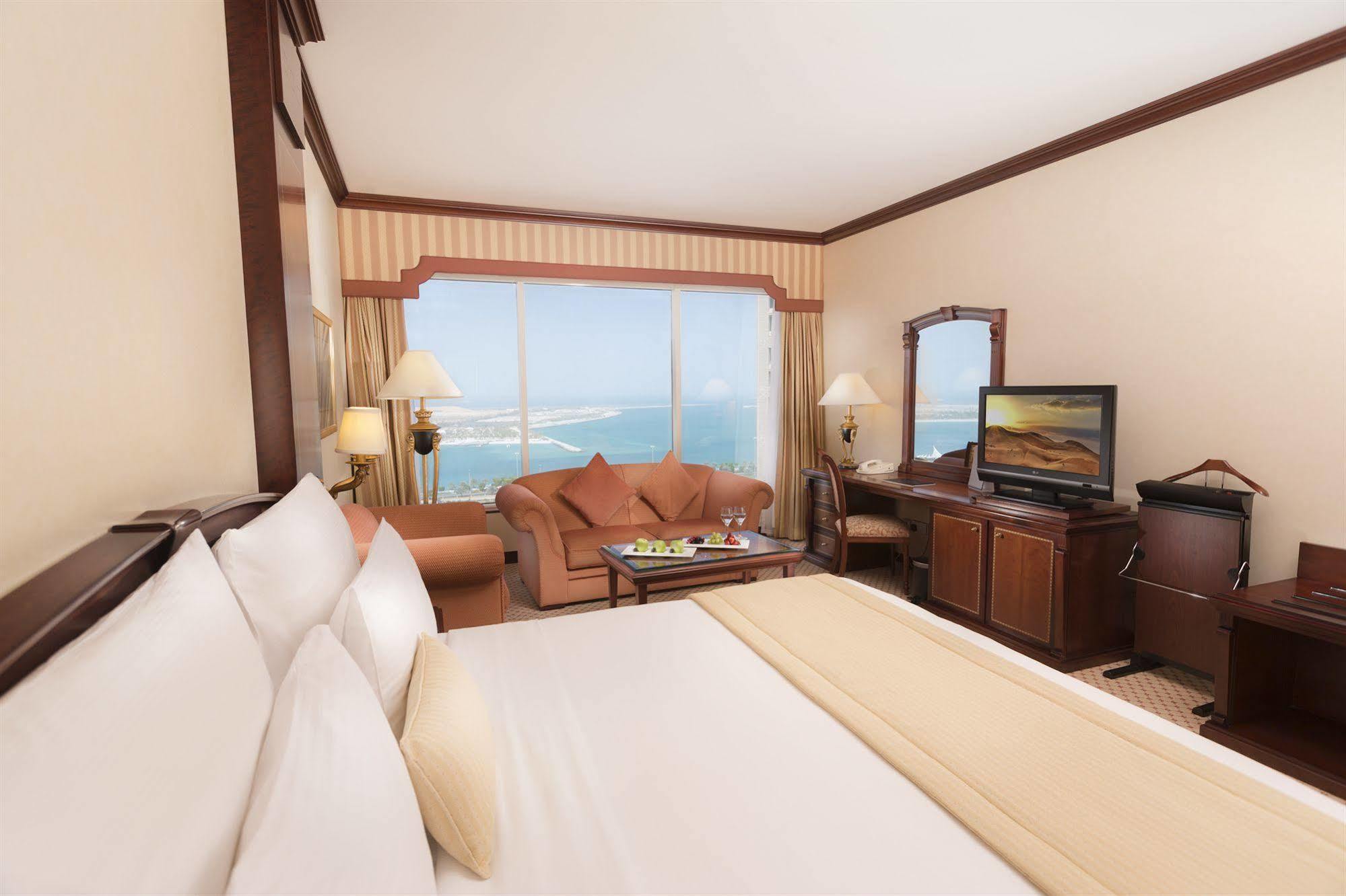 Hotel Corniche Abu Dhabi