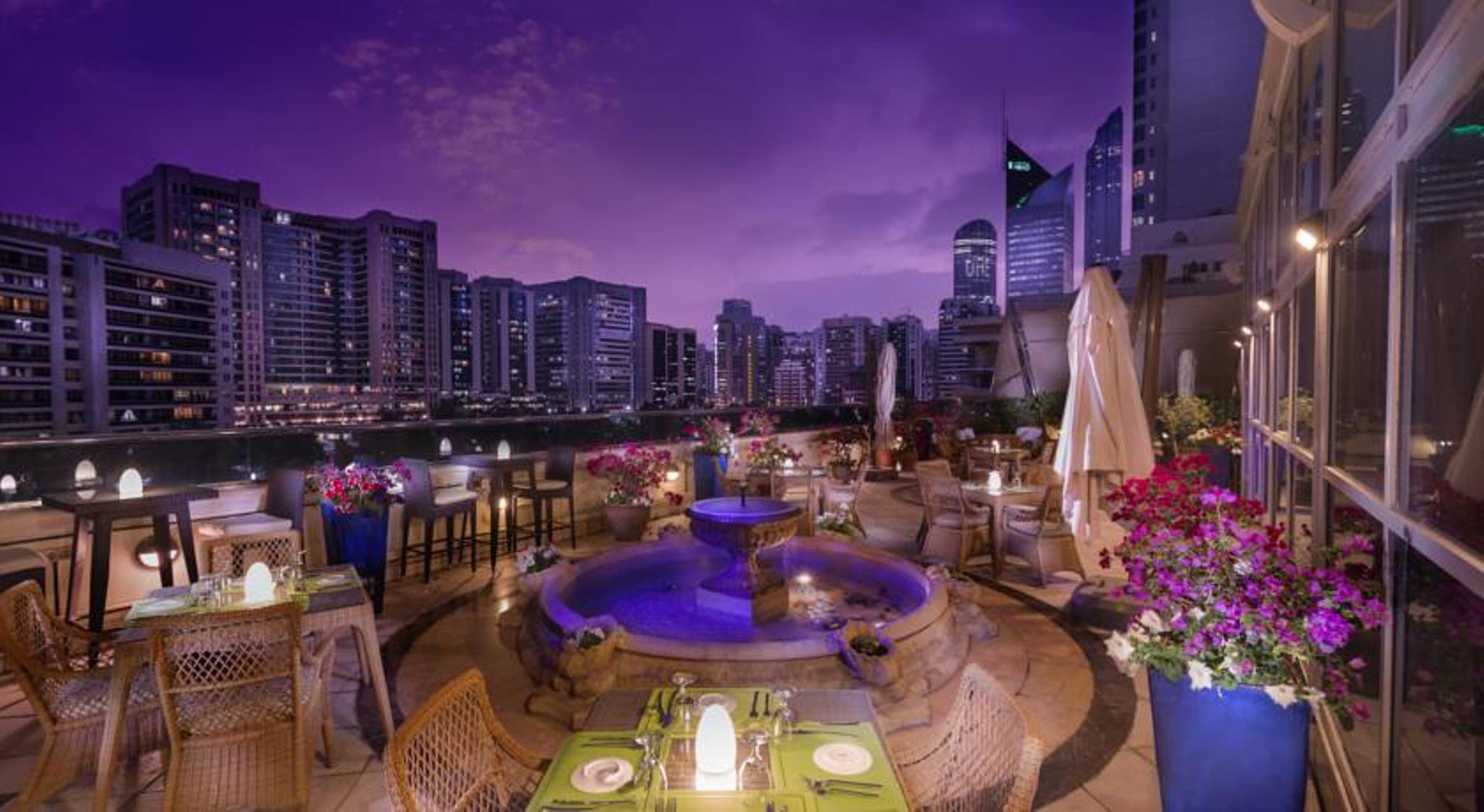 Corniche Hotel 5*