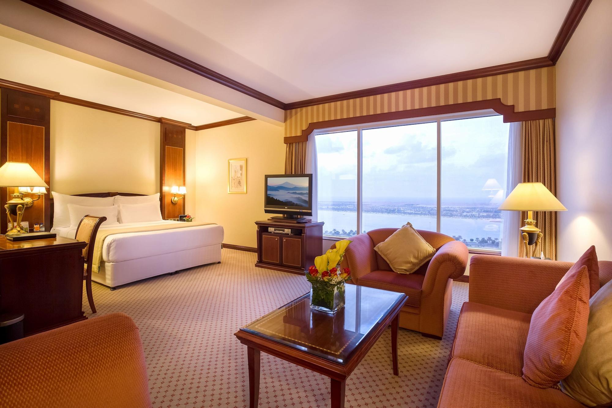 Corniche Hotel 5*