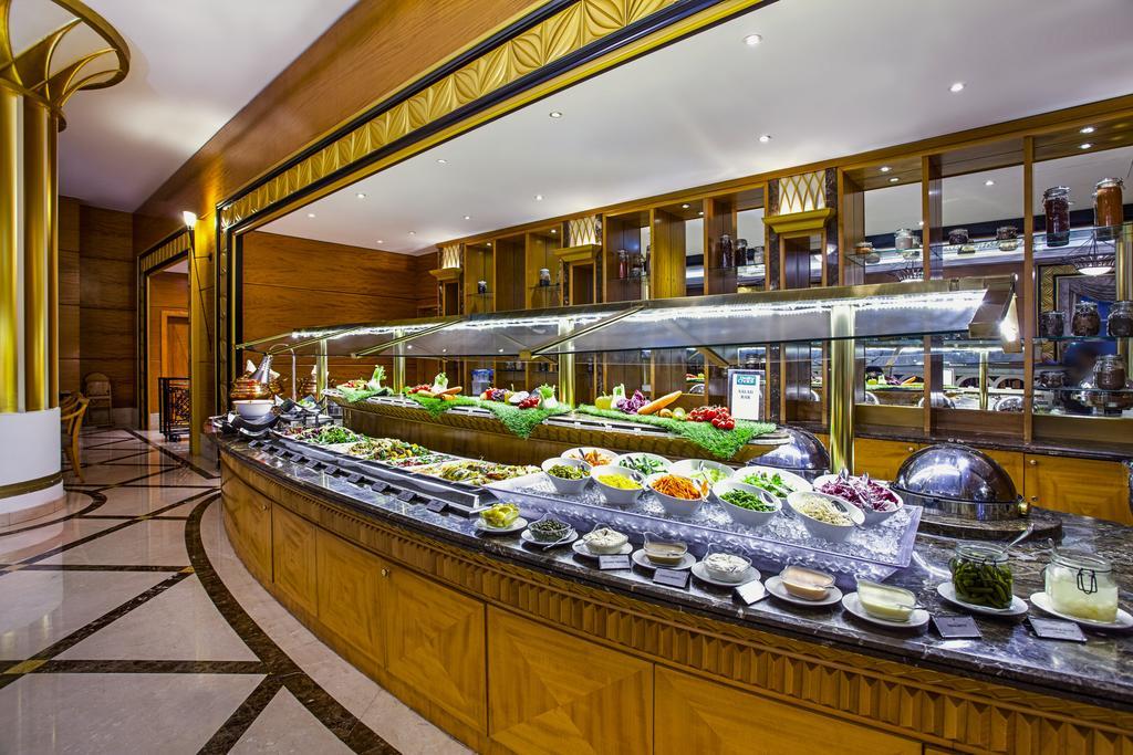 Hotel Corniche 5*