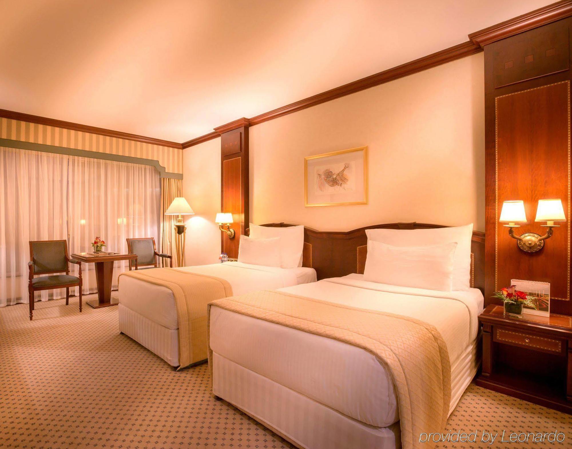 Hotel Corniche Abu Dhabi