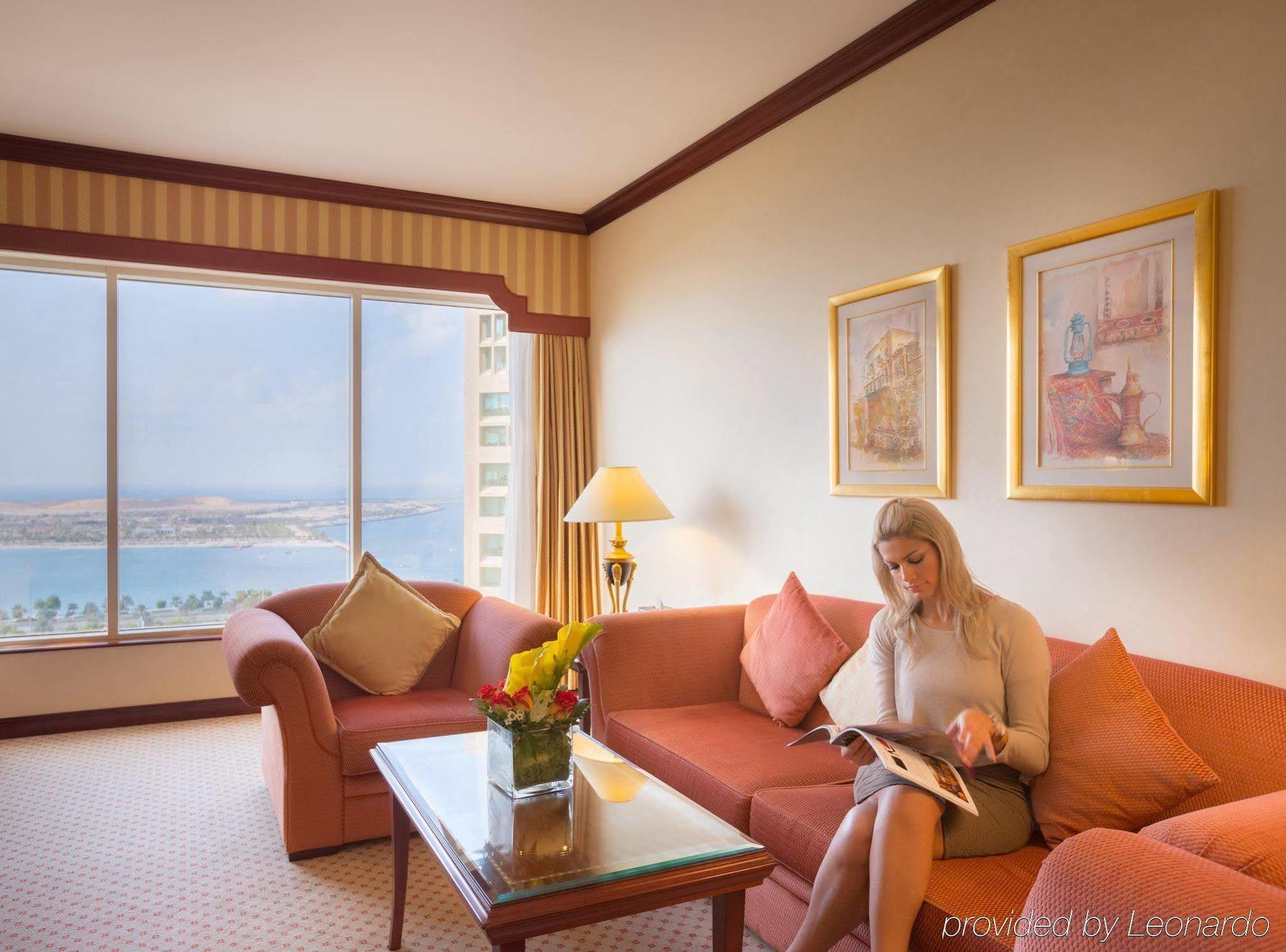 Hotel Corniche 5*